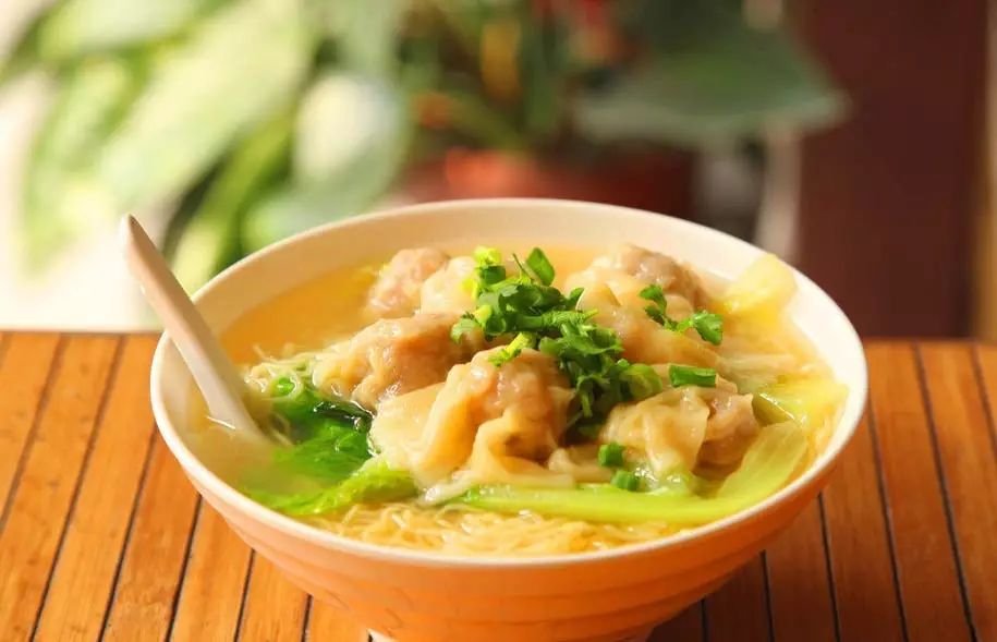 周星驰关于吃的电影_周星驰的美食故事与电影中的美食_周星驰演的美食电影