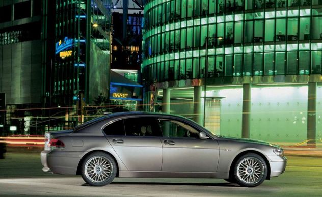 典范2021款自动进取型_为什么全新BMW 5系是中大型豪华轿车的安全典范？_为什么全新BMW 5系是中大型豪华轿车的安全典范？