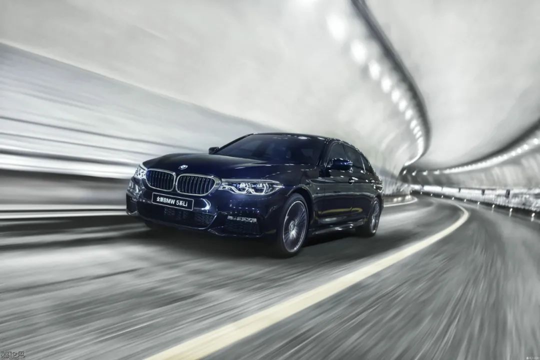 为什么全新BMW 5系是中大型豪华轿车的安全典范？_为什么全新BMW 5系是中大型豪华轿车的安全典范？_典范2021款自动进取型