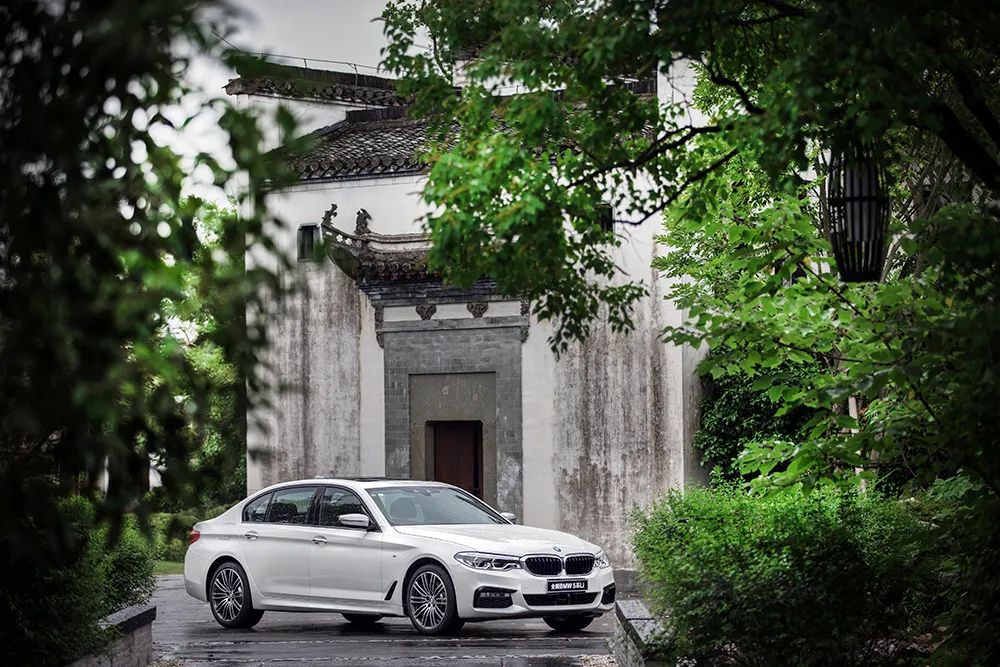 为什么全新BMW 5系是中大型豪华轿车的安全典范？_为什么全新BMW 5系是中大型豪华轿车的安全典范？_典范2021款自动进取型