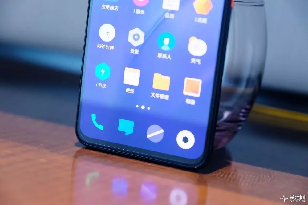 iqoo什么手机好_如何选择适合你的iQOO手机型号？_iqoo哪种型号性价比高