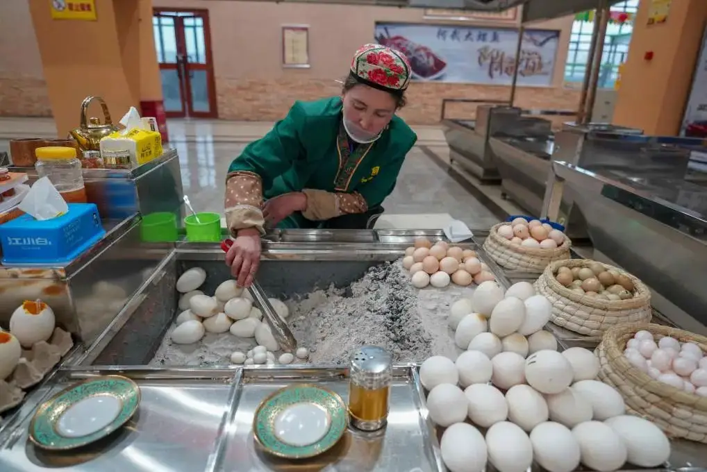 正确的饮食方式_东西方饮食方式餐桌图_范蠡的饮食文化与生活方式