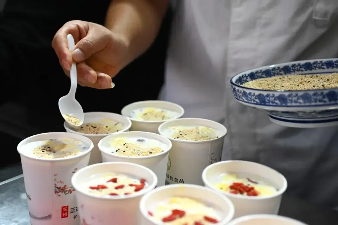 东西方饮食方式餐桌图_范蠡的饮食文化与生活方式_正确的饮食方式