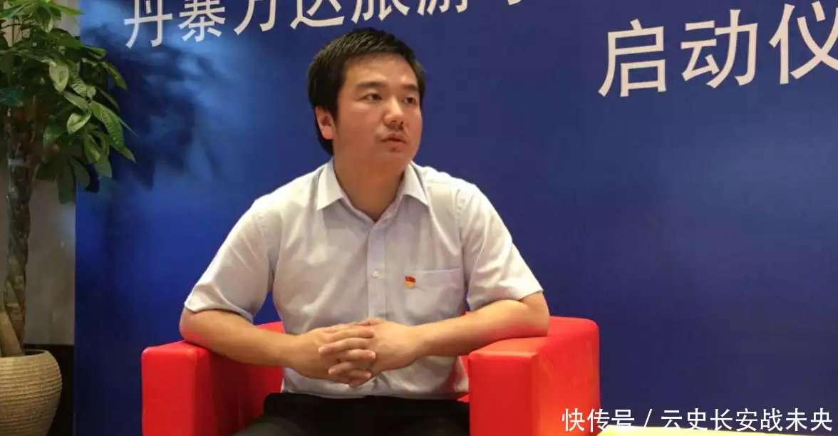 王健林年轻照_王健林与年轻企业家的关系_王健林年青