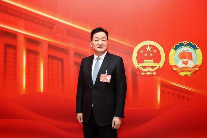 牧原公司秦英林代表谈养殖业环保难题：养猪要发展，环保要先行