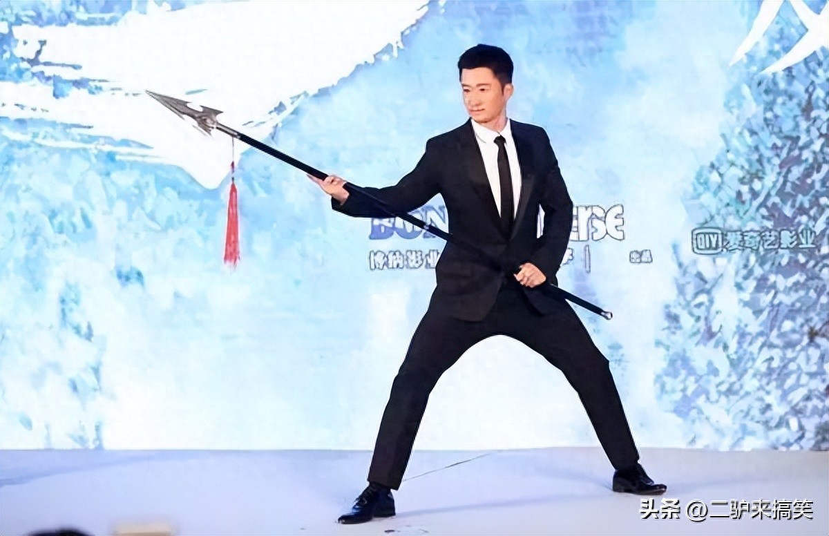 李连杰武术指导的电影_从武术演员到制片人：李连杰的转型_武术巨星李连杰