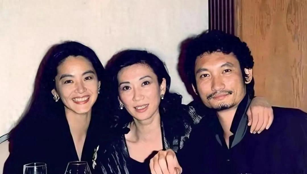 林青霞美貌与身材双重魅力揭秘：腰围仅56cm的传奇女神