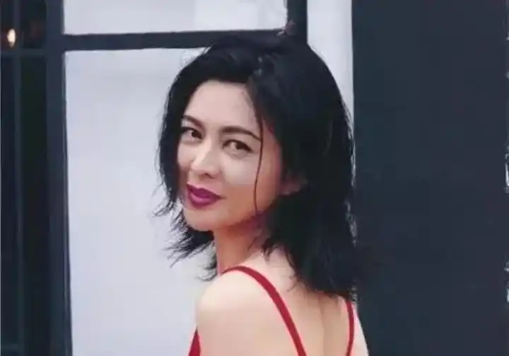 关之琳惊艳了时光_关之琳在影视剧中的成长与蜕变_蜕变影视剧关之琳成长中的角色