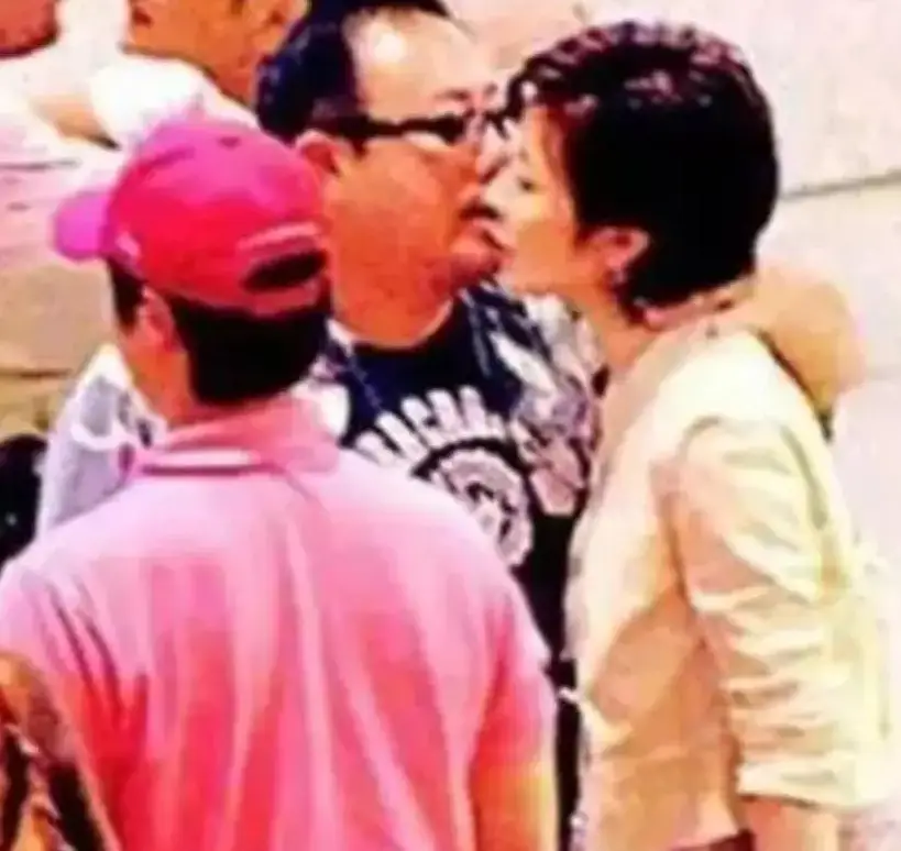 关之琳情感经历_关之琳的感情生活与故事_关之琳感情故事生活在线播放