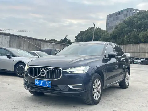 二手沃尔沃XC60 2021款 T5 四驱智逸豪华版：安全核心价值与性价比的完美结合