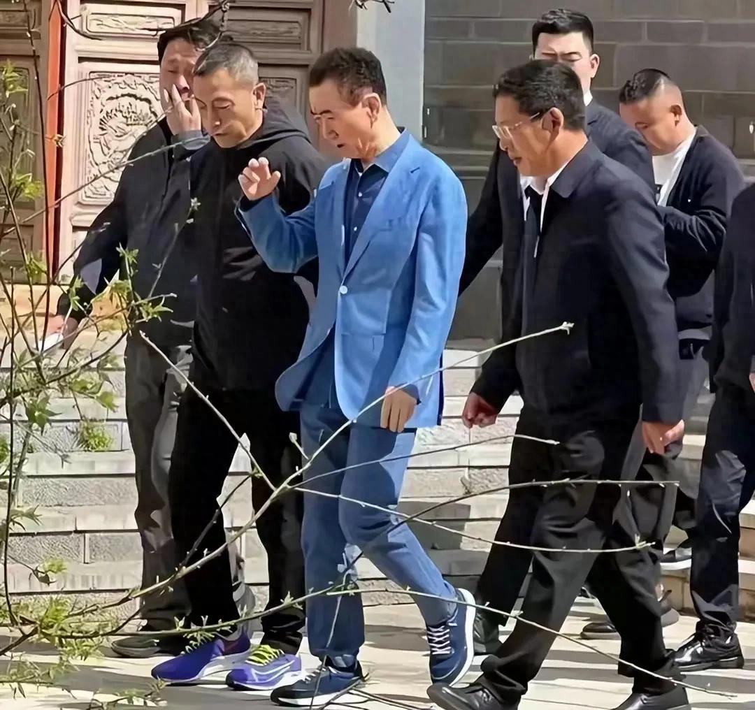 王健林与万达集团的兴衰：从首富到负债千亿的商业传奇