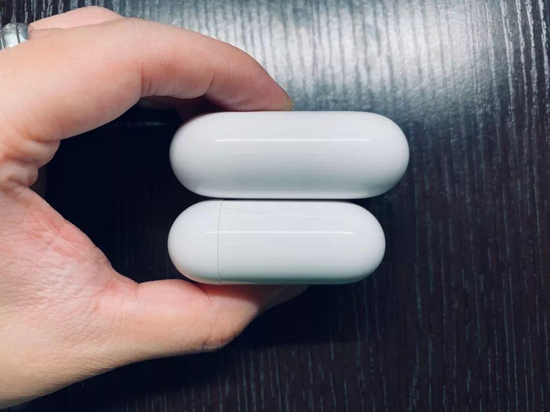 apple耳机对比_iPhone的耳机选择：AirPods对比其他品牌_苹果耳机airpods对比