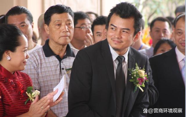 掌舵中国劳斯莱斯车主俱乐部的毛耀森何许人也？-有驾