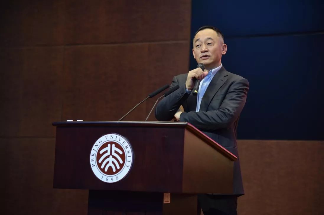 区块链与数字货币：对传统金融服务模式的潜在颠覆及相关探讨