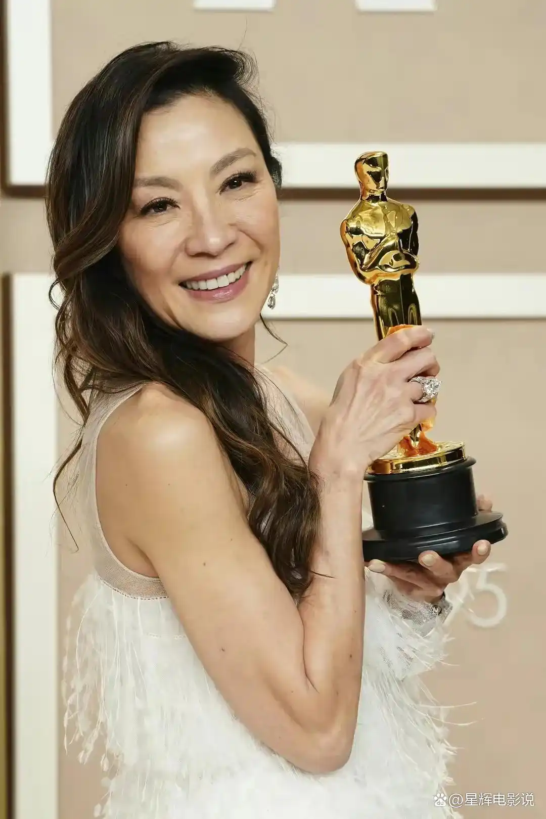 成龙当导演的电影_从打星到导演：成龙的转型之路_经典传奇成龙之路